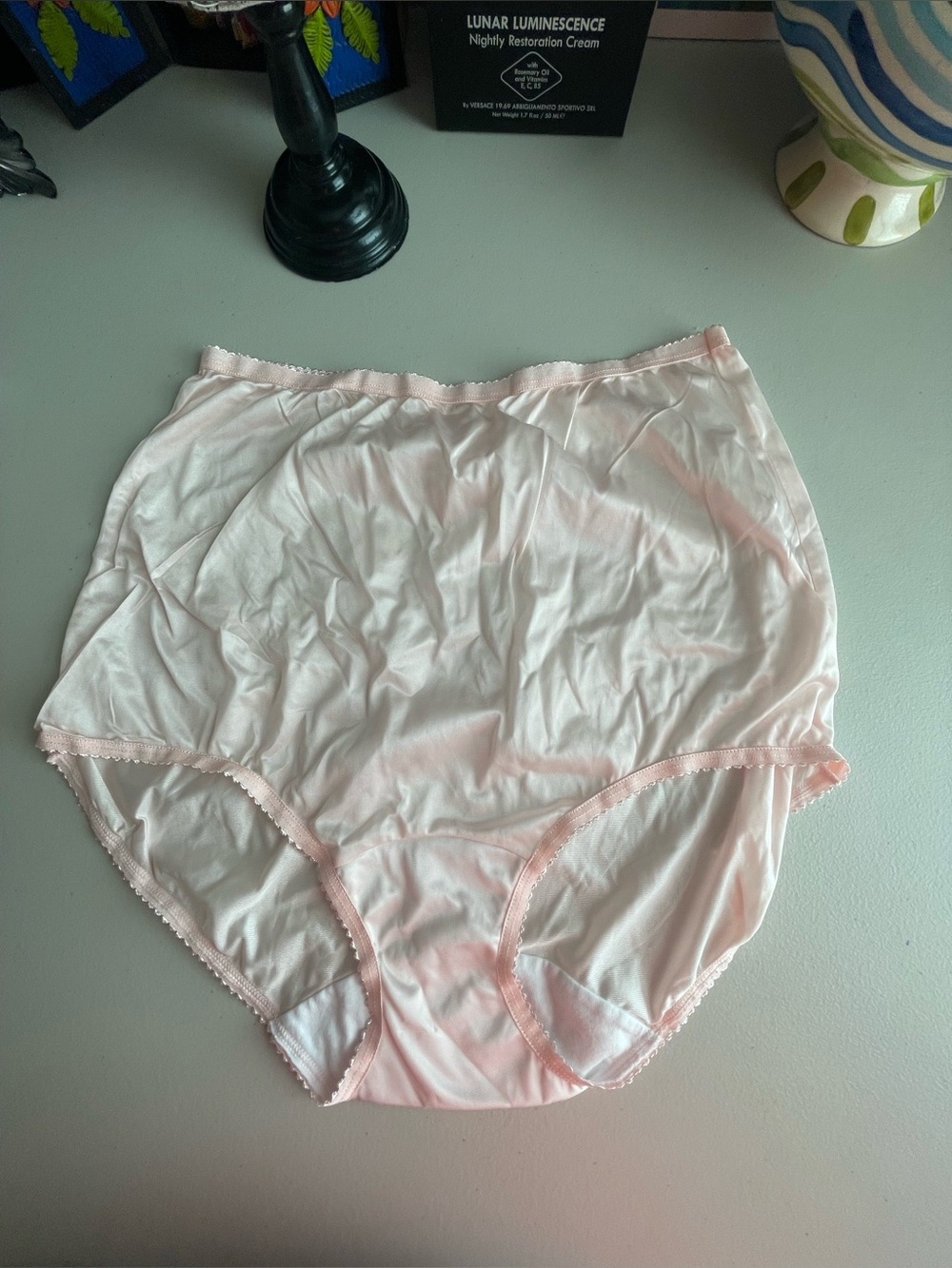 Shadowline Woman’s Panties in SZ 7 washed Never Worn